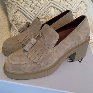 Aerosols Gibe-Lug Sole Loafer-Trenchcoat Suede